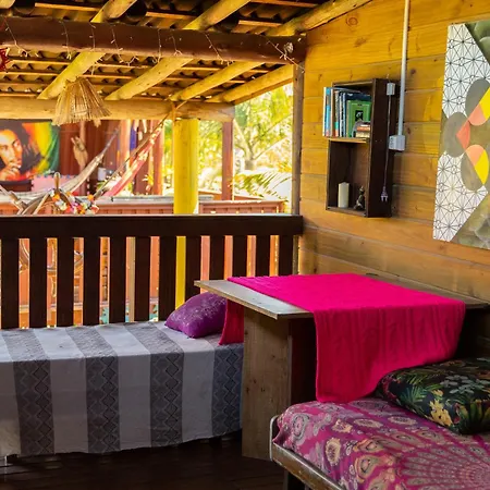 Guarda Encantada Surf Hostel-2